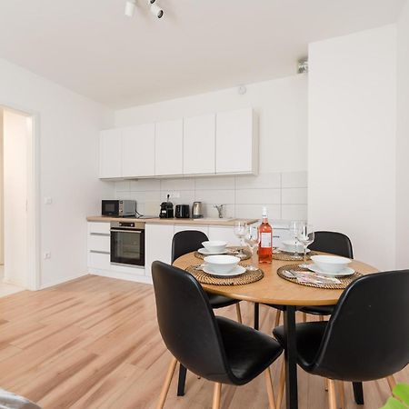 Brand New Modern Apartment-2 Rooms-Balcony-Garage Budapest Exteriör bild