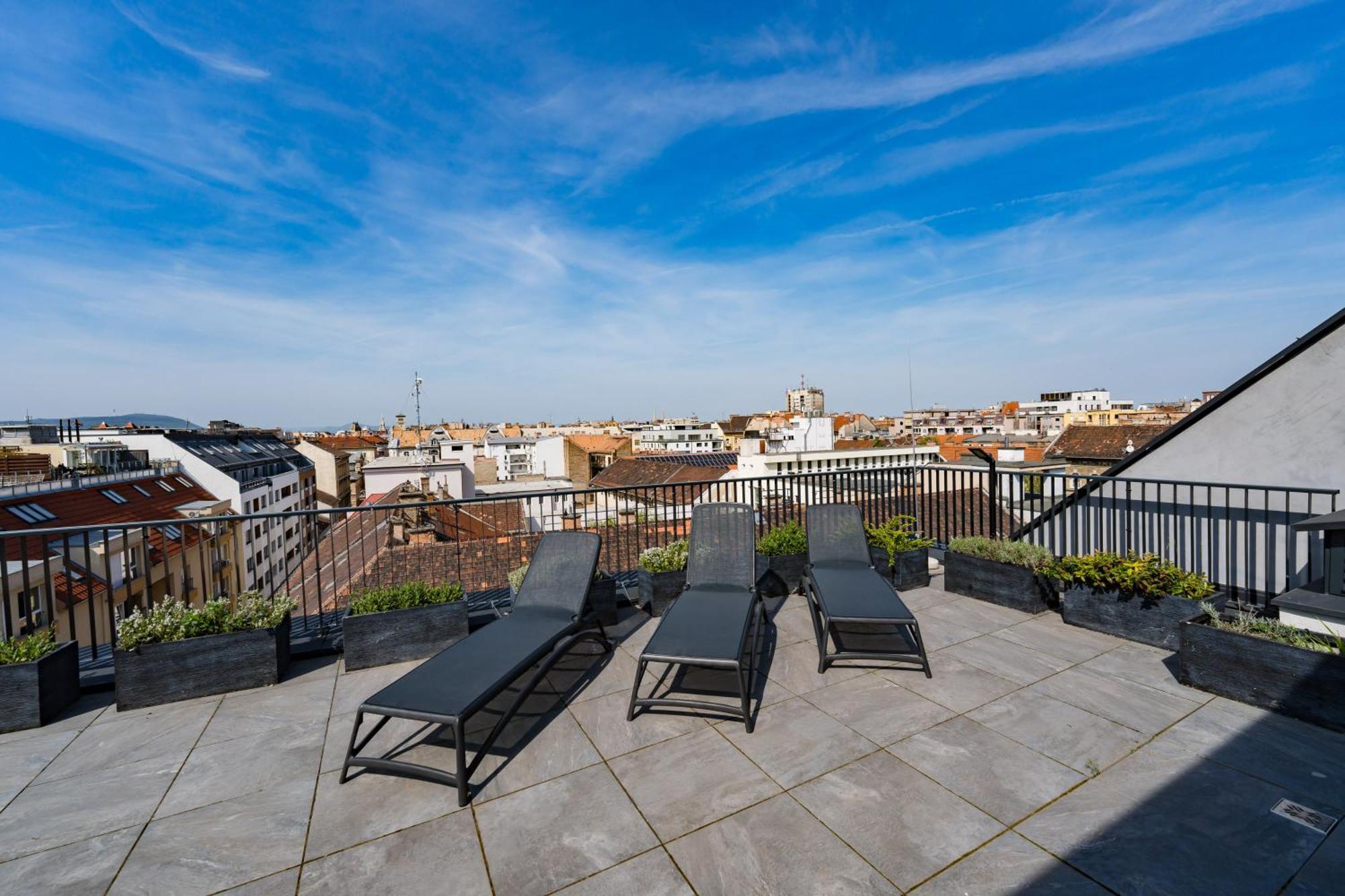 Brand New Modern Apartment-2 Rooms-Balcony-Garage Budapest Exteriör bild