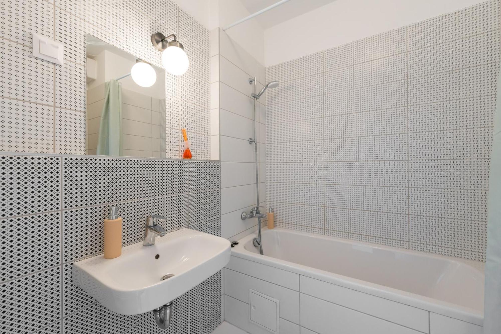 Brand New Modern Apartment-2 Rooms-Balcony-Garage Budapest Exteriör bild
